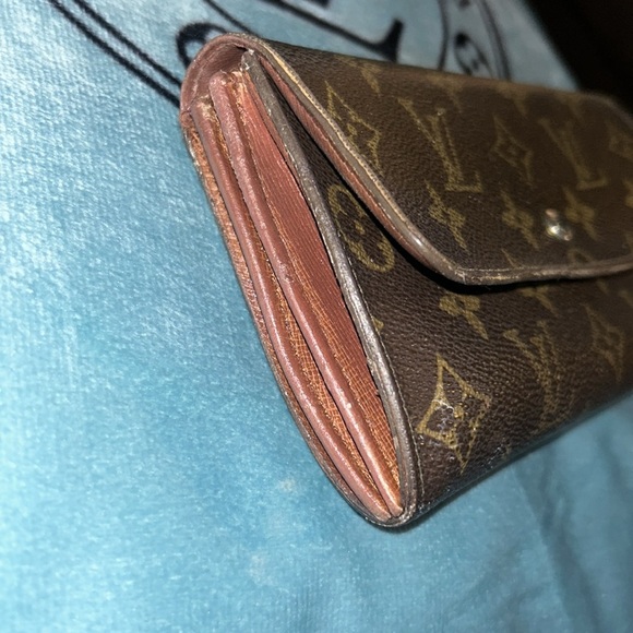 Gorgeous Louis Vuitton monogram Sarah Long Wallet with COA - Picture 3 of 16